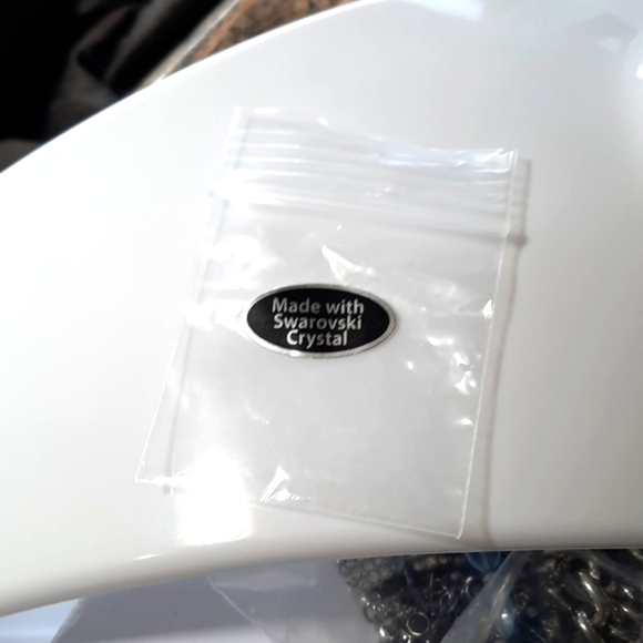 Swarovski Crystal Stud Earrings NWOT - Picture 4 of 5